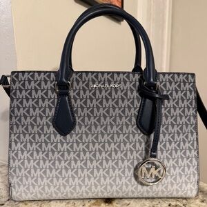 Michael Kors Sheila Med Ombré Signature Logo Satchel